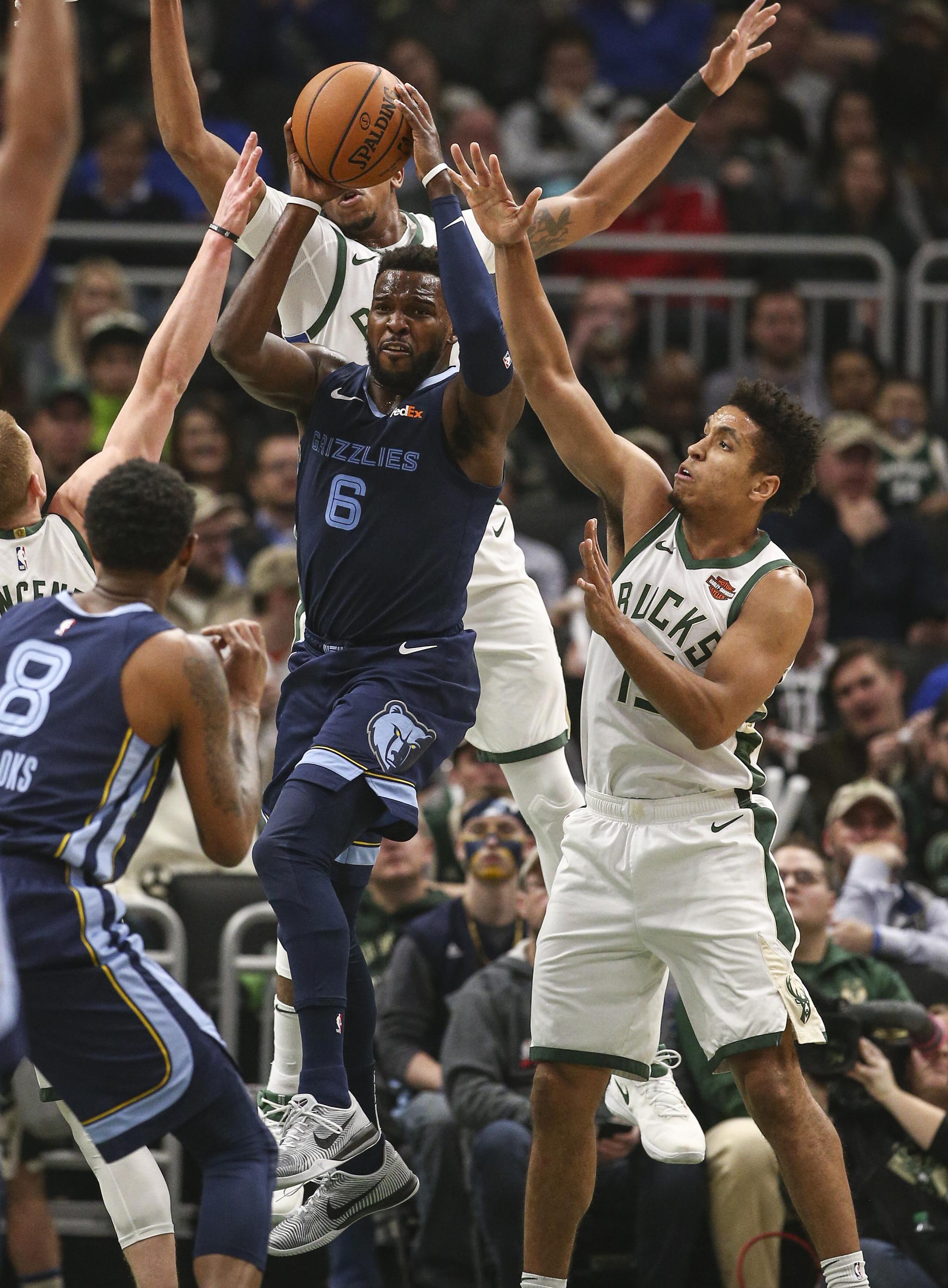 灰熊胜雄鹿,逼近西部前八的简单介绍 灰熊胜雄鹿,逼近西部前八的简单介绍