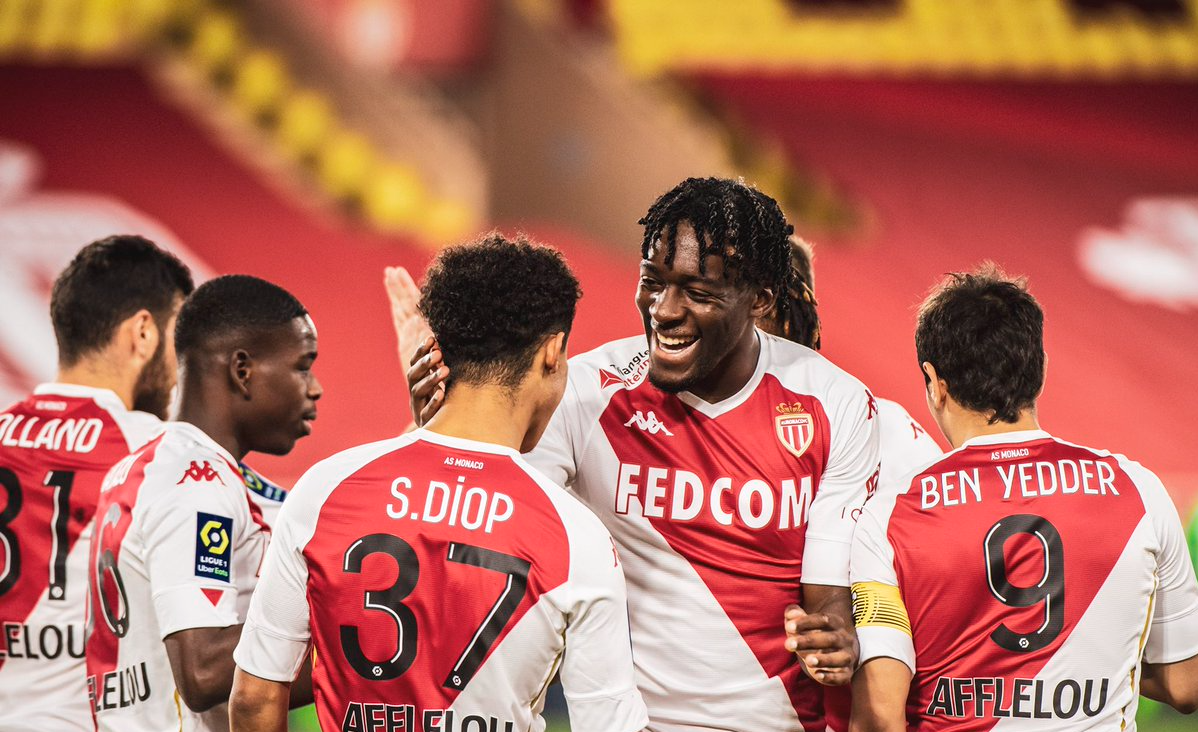 南特队在法国联赛中大获成功