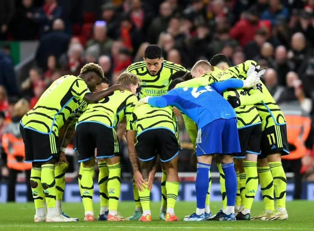 SHR险胜C9,Hanssama关键团战开团秒人强强对话全球总决赛,成为赛场最大亮点 SHR险胜C9,Hanssama关键团战开团秒人强强对话全球总决赛,成为赛场最大亮点