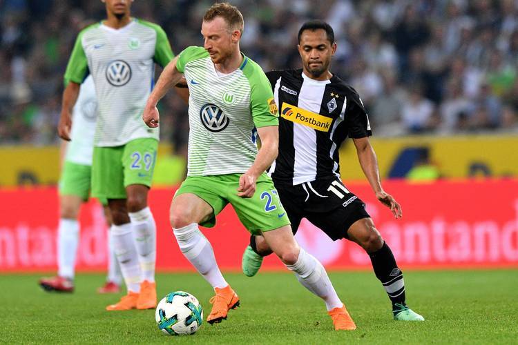 乐鱼体育-斯图加特在主场一球小胜海登海姆，夺得三分