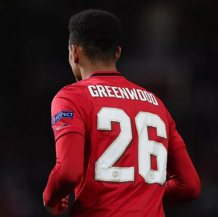 斯图加特在主场一球小胜海登海姆,夺得三分 斯图加特在主场一球小胜海登海姆,夺得三分