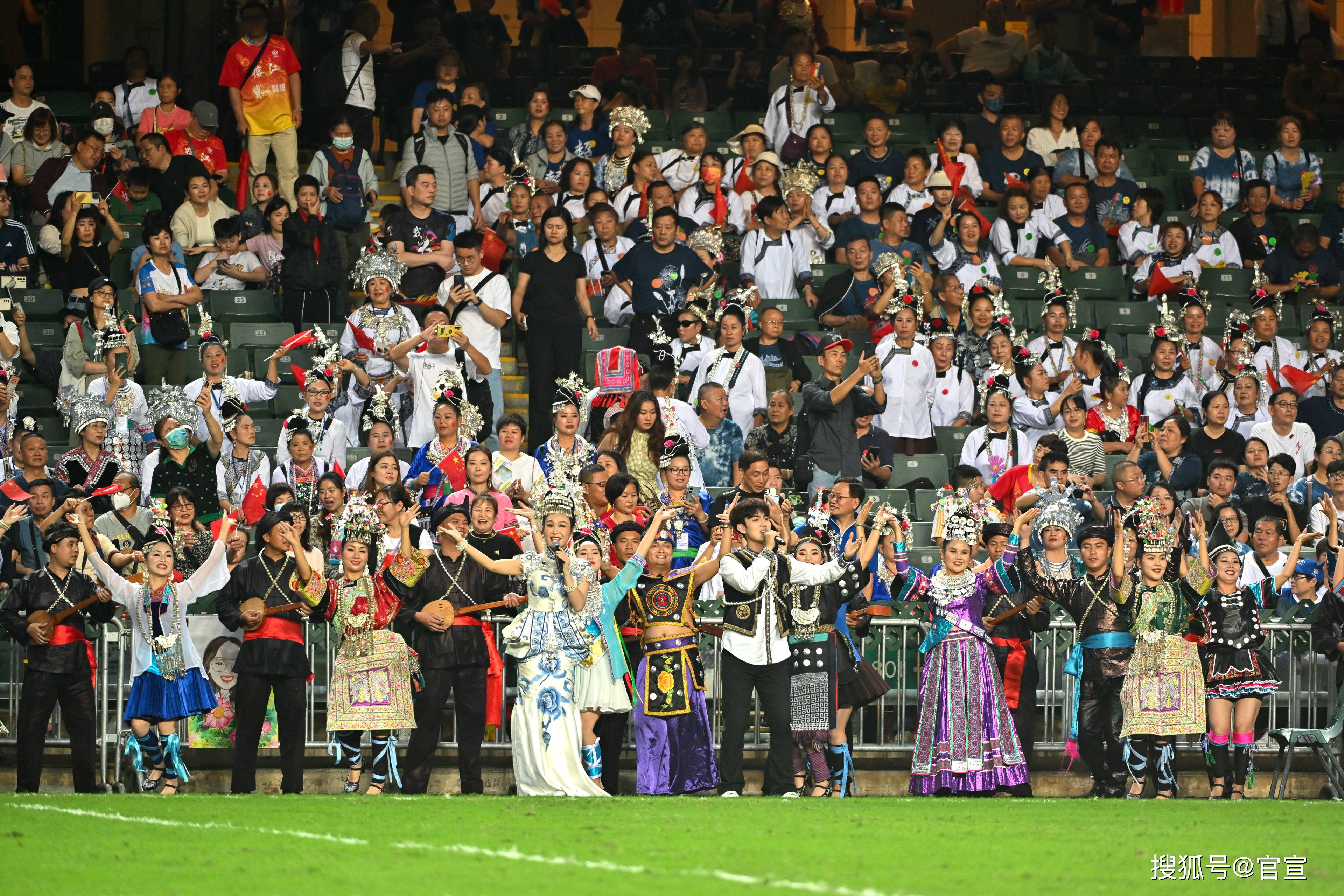 leyusport-火爆体育场上的比赛，观众热情高涨