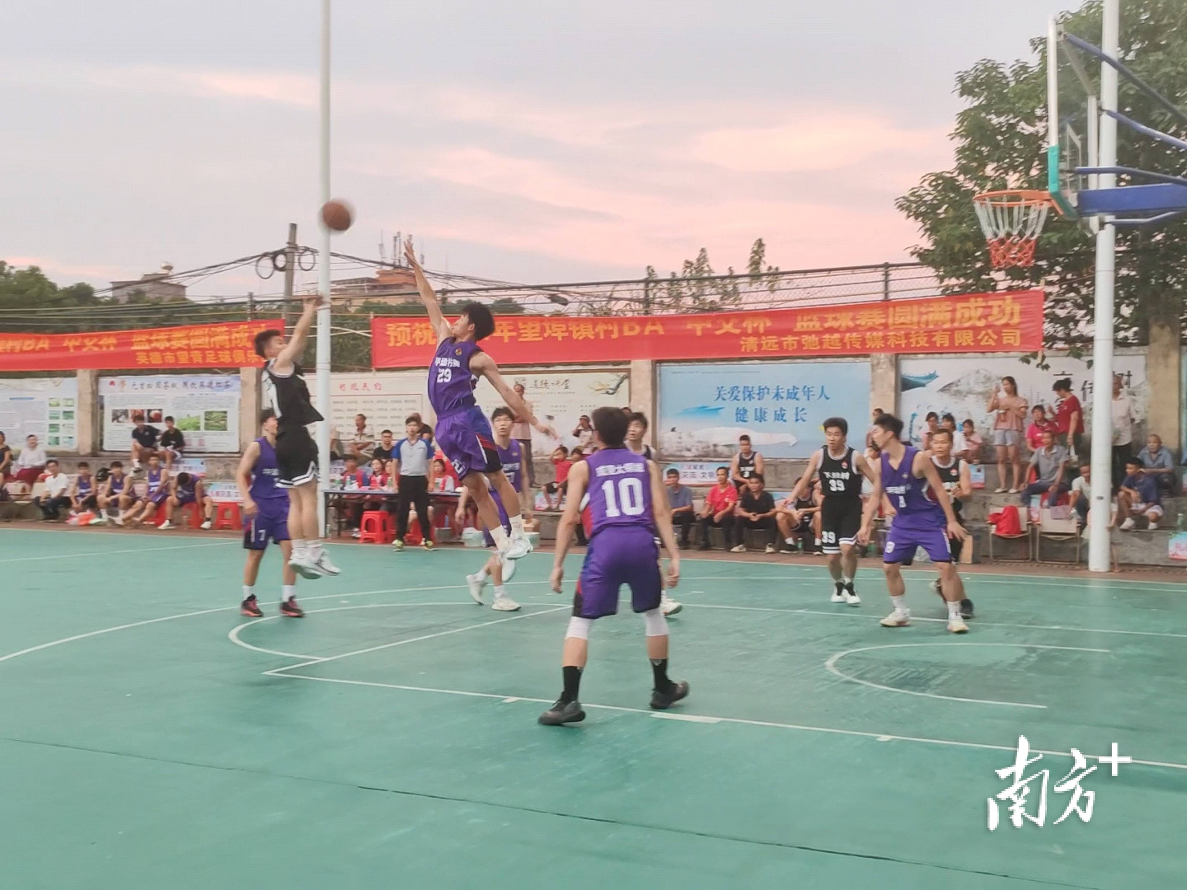 Leyu-包含篮球队伍士气高昂，走向胜利的道路上的词条