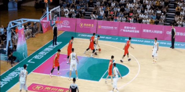 关于深圳队力克四川队，孙铭徽扛起全队的信息